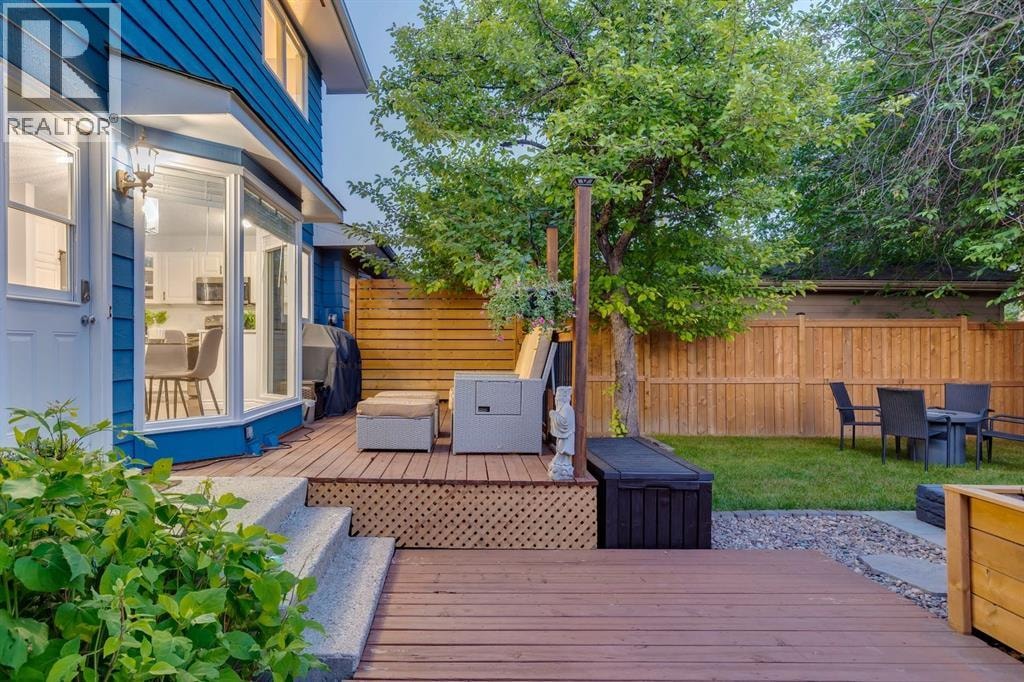 384 Midvalley Drive SE — photo 27