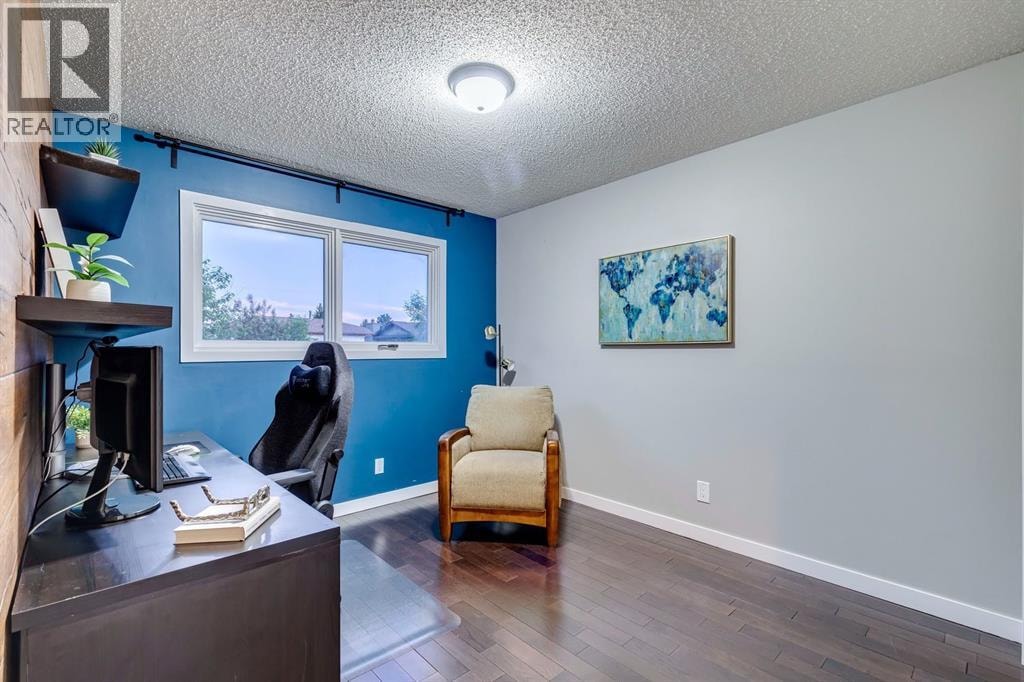 384 Midvalley Drive SE — photo 21