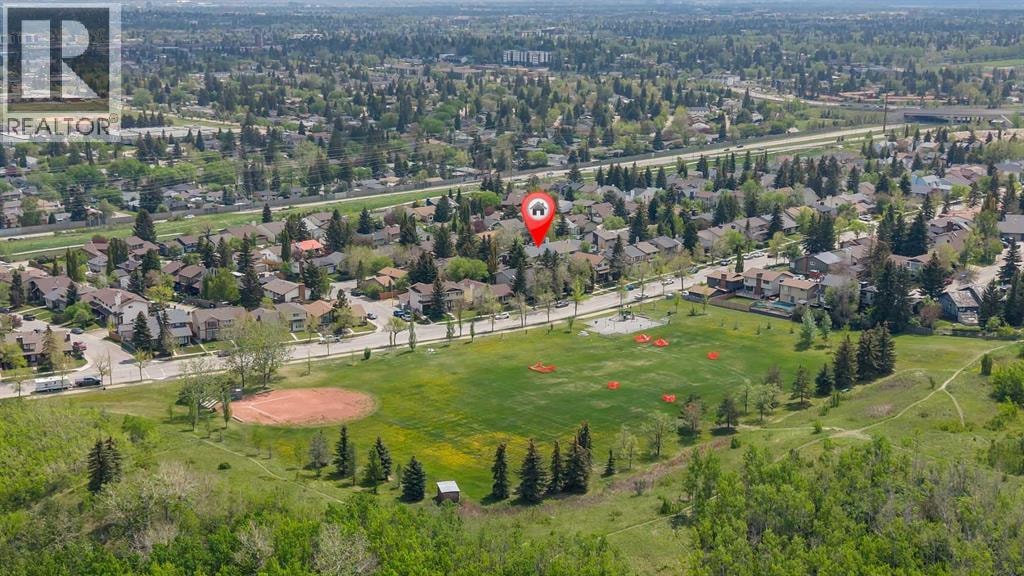 160 Strathcona Close SW — photo 31