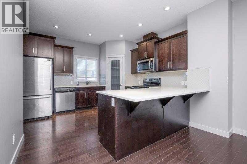 226 Redstone Drive NE — photo 8