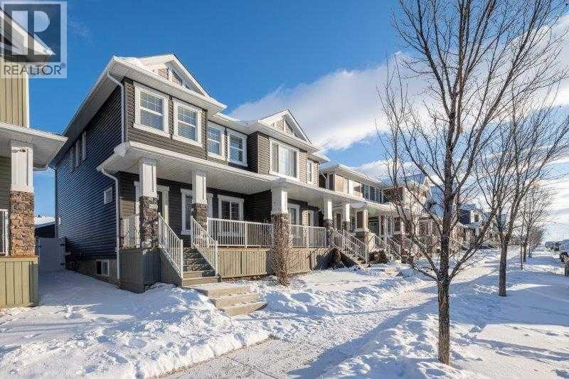226 Redstone Drive NE — photo 2