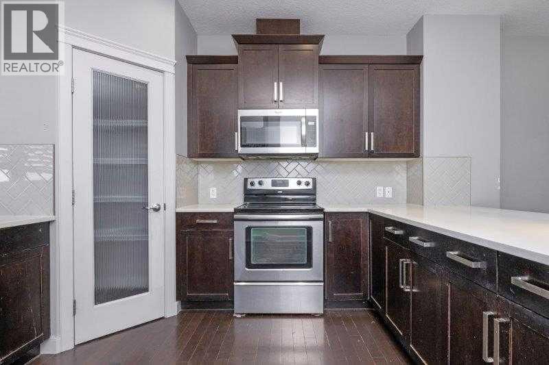 226 Redstone Drive NE — photo 9