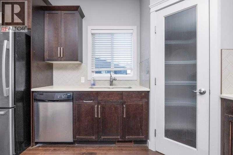 226 Redstone Drive NE — photo 10