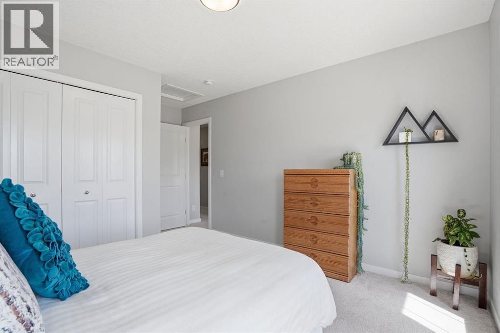 81 Mount Rae Heights — photo 30