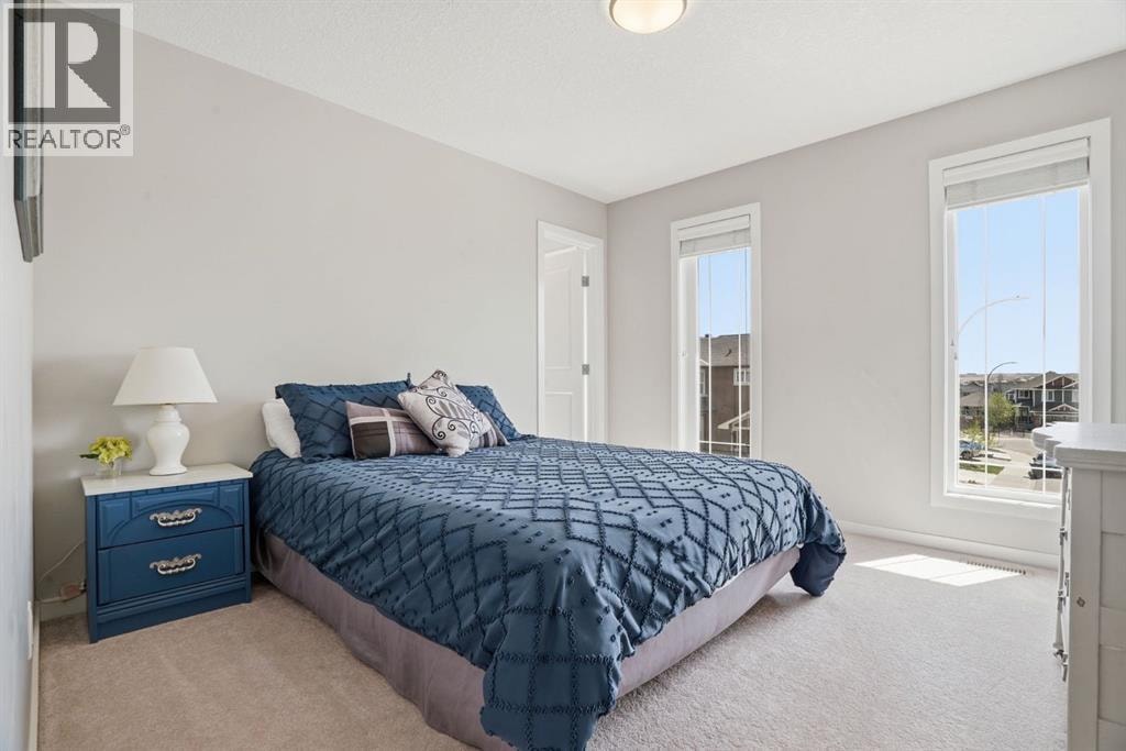 81 Mount Rae Heights — photo 32