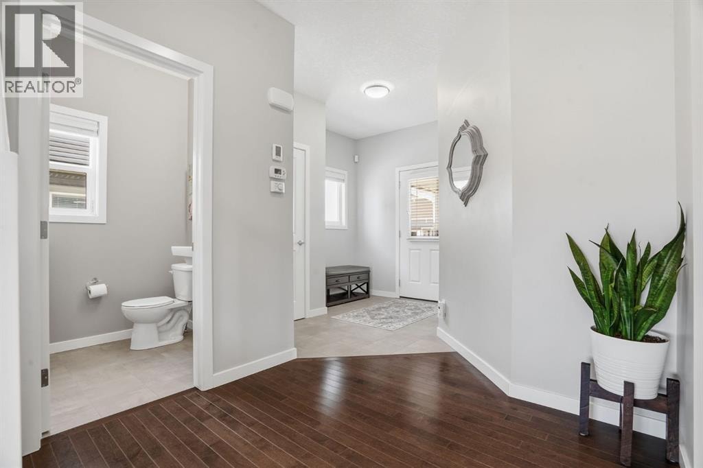 81 Mount Rae Heights — photo 16