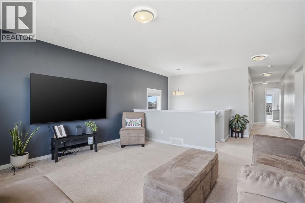 81 Mount Rae Heights — photo 18