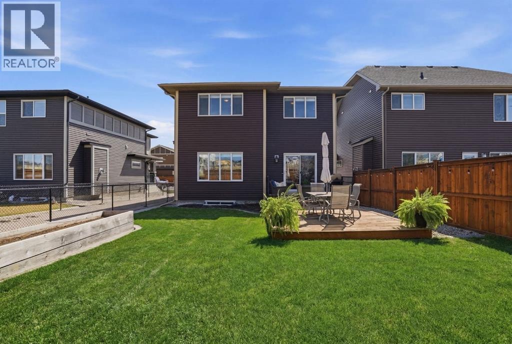 81 Mount Rae Heights — photo 39