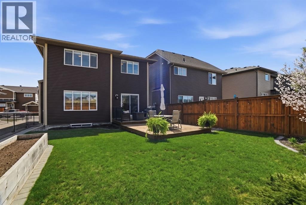 81 Mount Rae Heights — photo 40