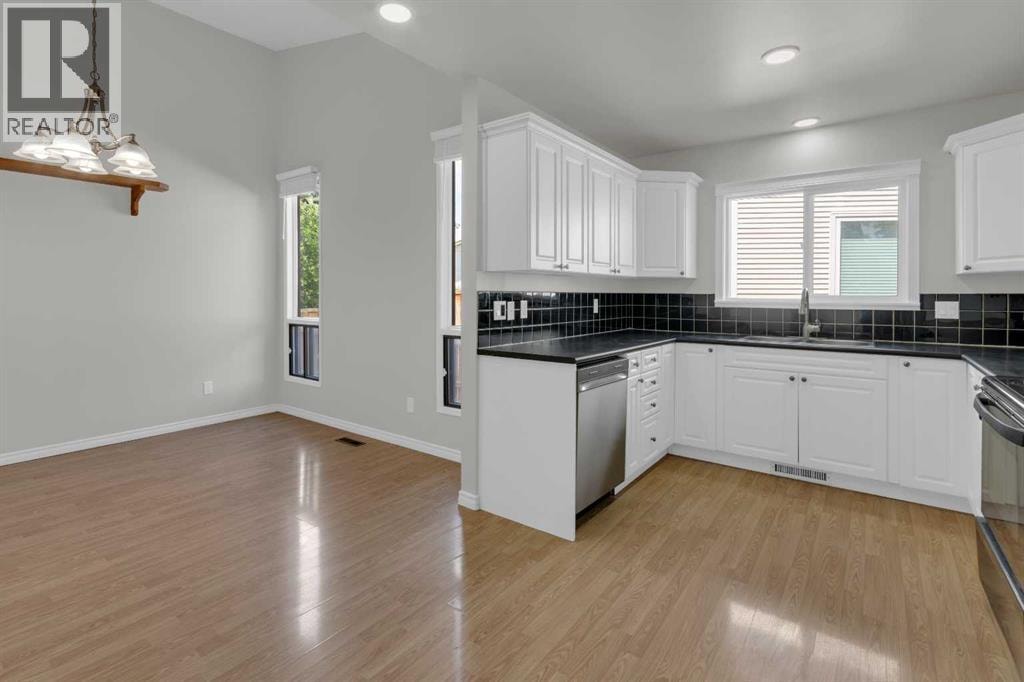 51 Ranchridge Drive NW — photo 9