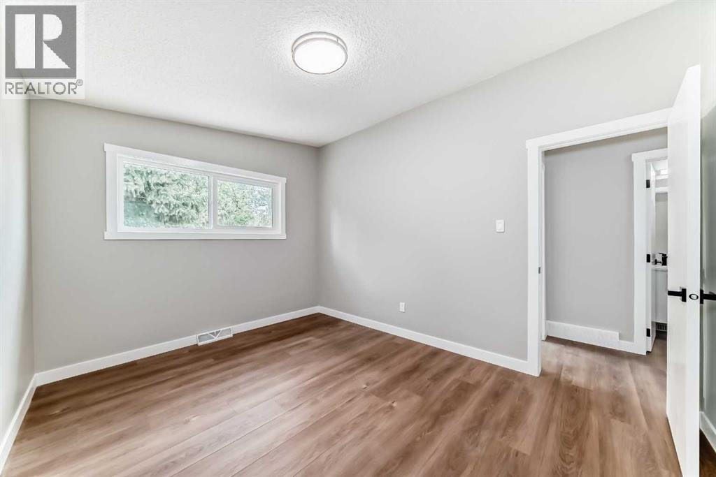 1635 24 Avenue NW — photo 19