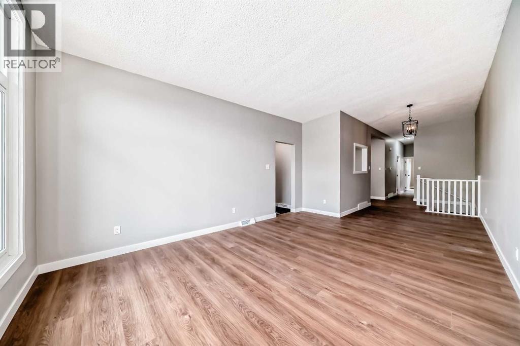 1635 24 Avenue NW — photo 15