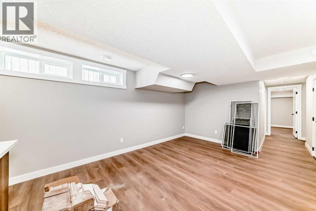 1635 24 Avenue NW — photo 25