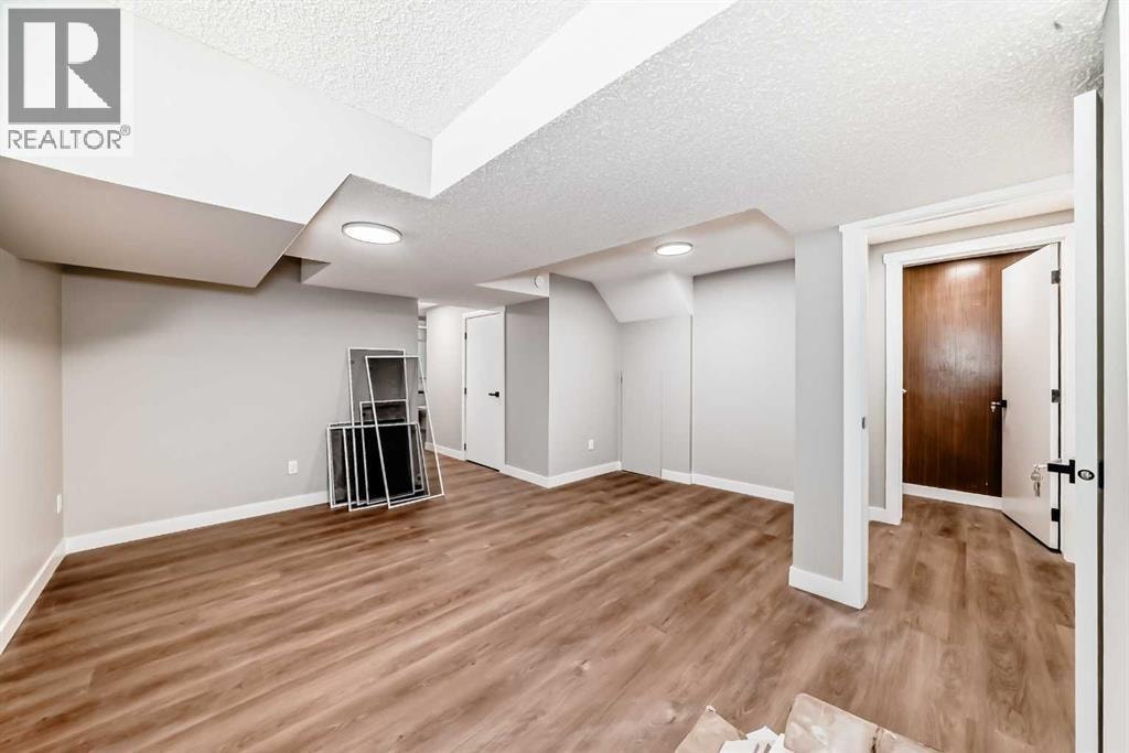 1635 24 Avenue NW — photo 27