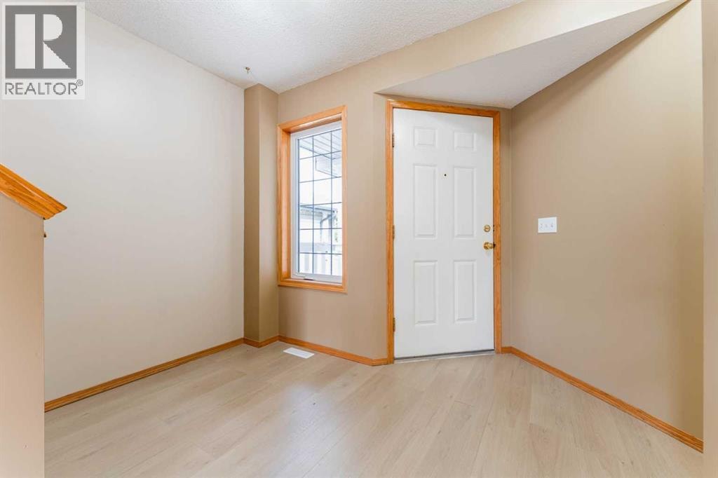59 Erin Grove SE — photo 2