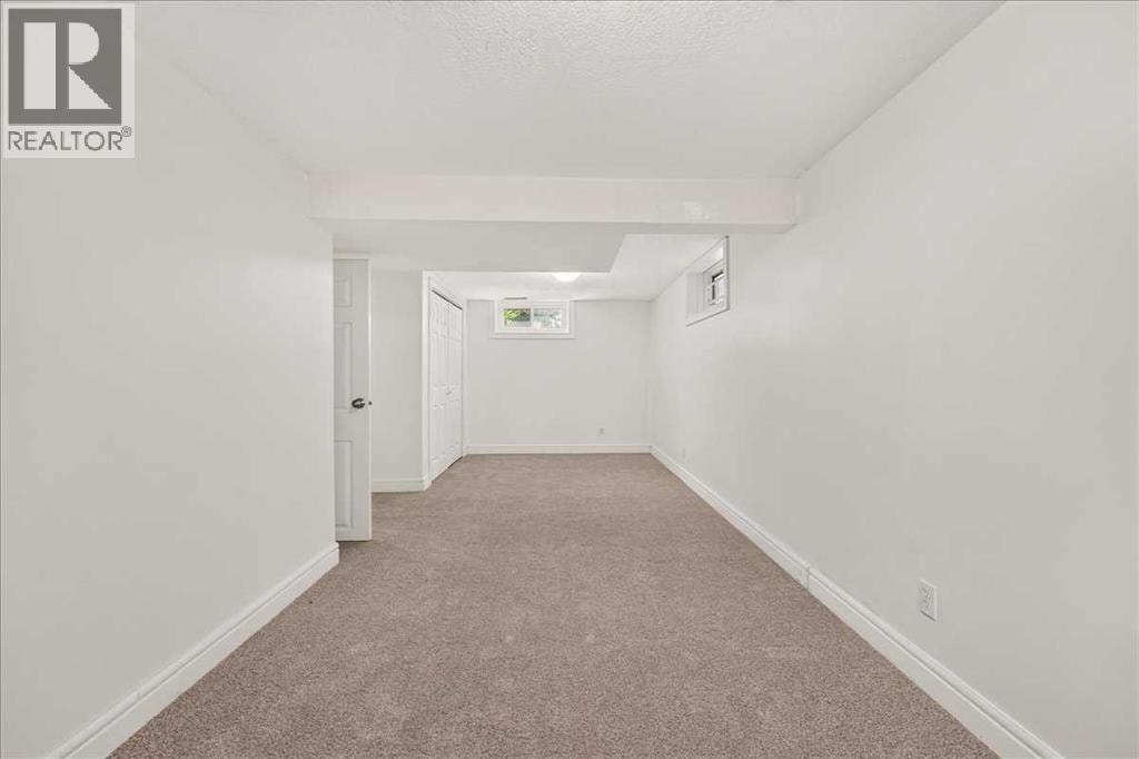 90 Armstrong Crescent SE — photo 30