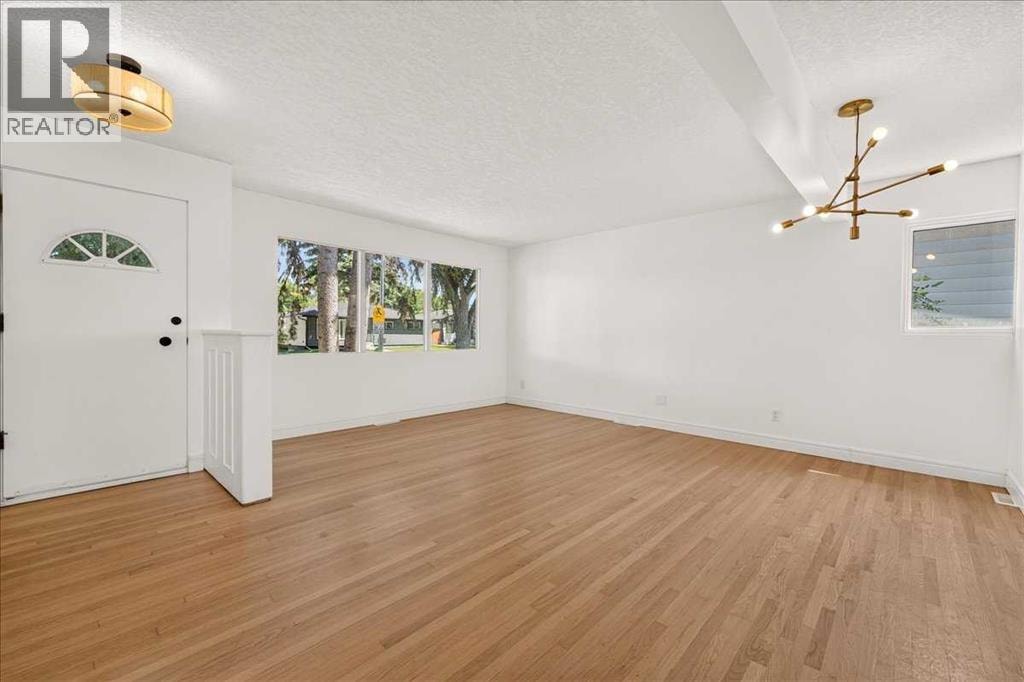 90 Armstrong Crescent SE — photo 12