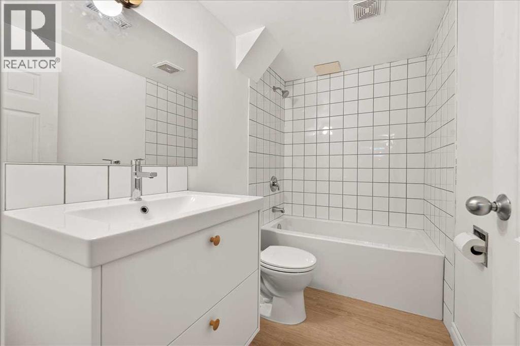 90 Armstrong Crescent SE — photo 28