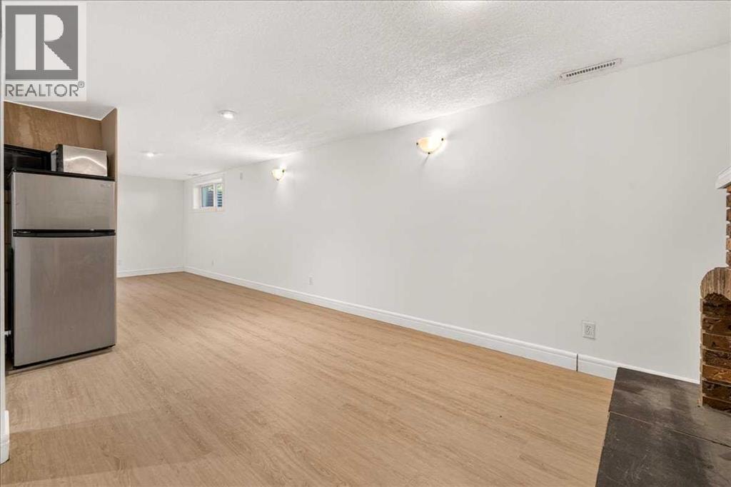90 Armstrong Crescent SE — photo 27