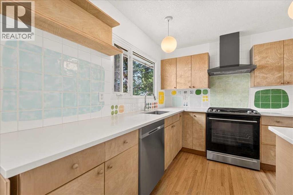 90 Armstrong Crescent SE — photo 9