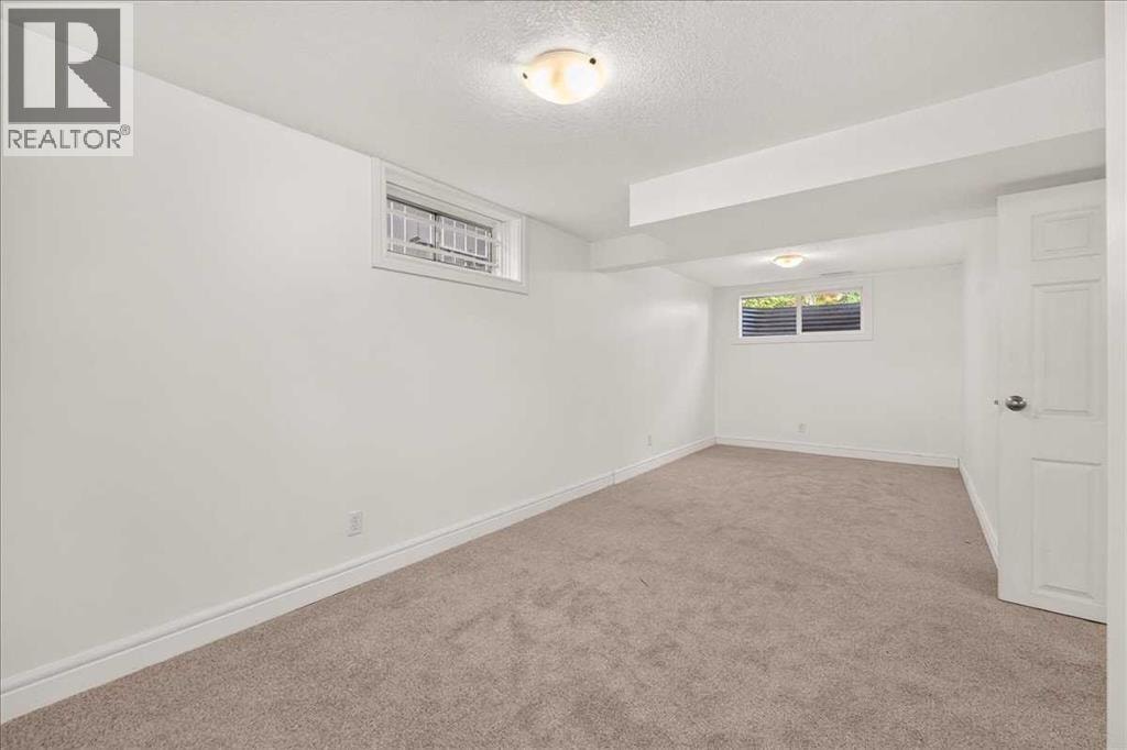 90 Armstrong Crescent SE — photo 29