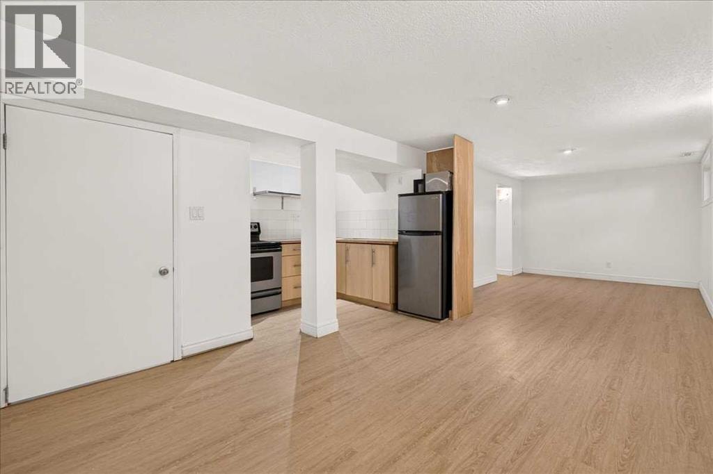 90 Armstrong Crescent SE — photo 22
