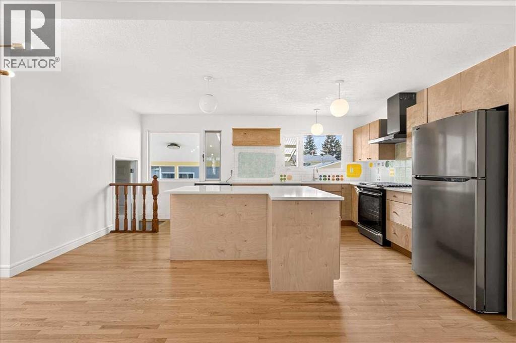 90 Armstrong Crescent SE — photo 5