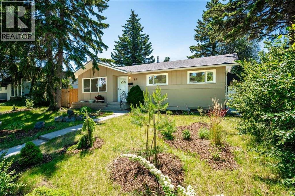 90 Armstrong Crescent SE — photo 3