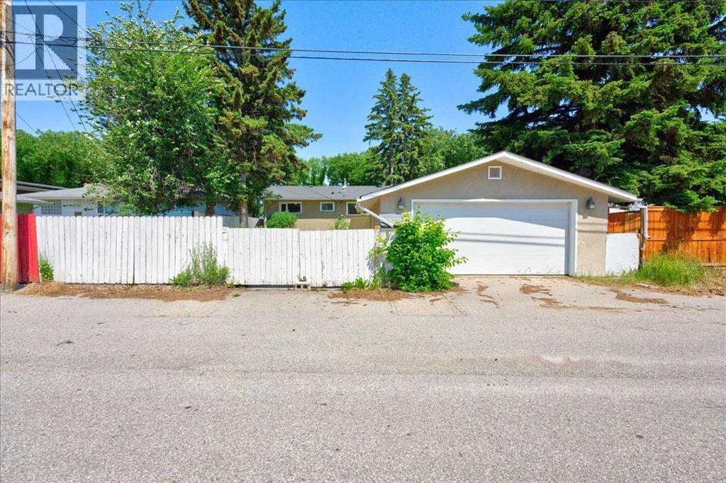 90 Armstrong Crescent SE — photo 45