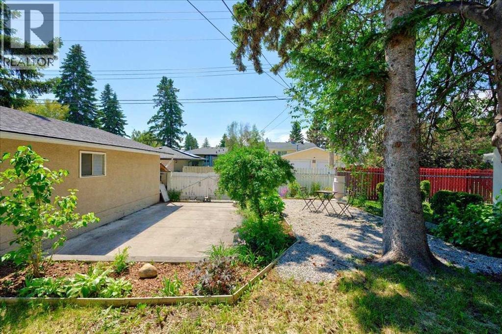 90 Armstrong Crescent SE — photo 39