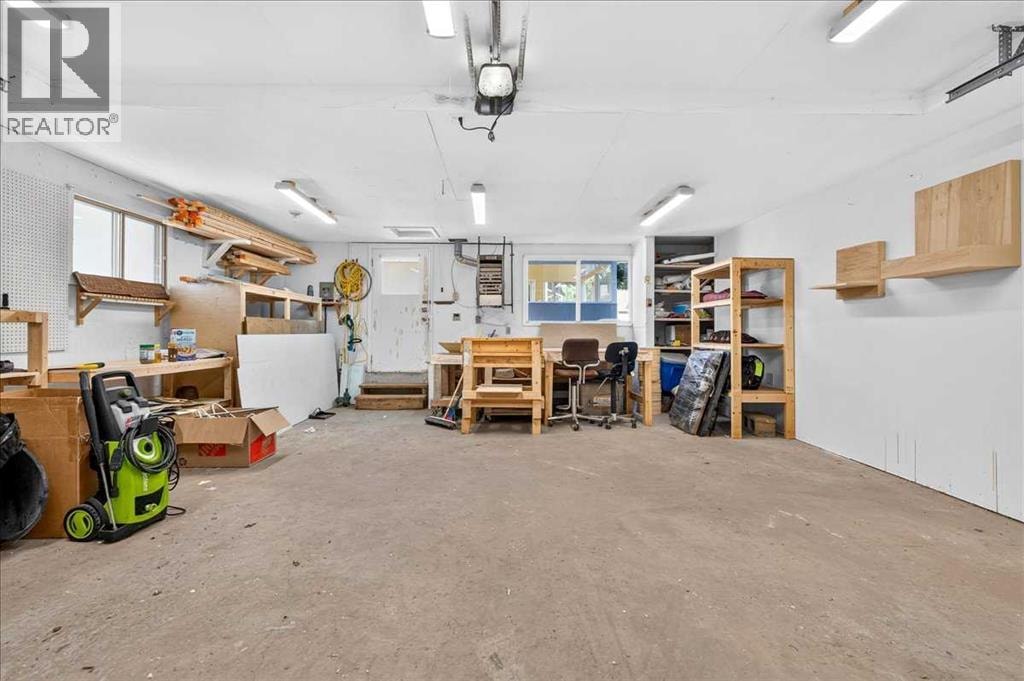 90 Armstrong Crescent SE — photo 44
