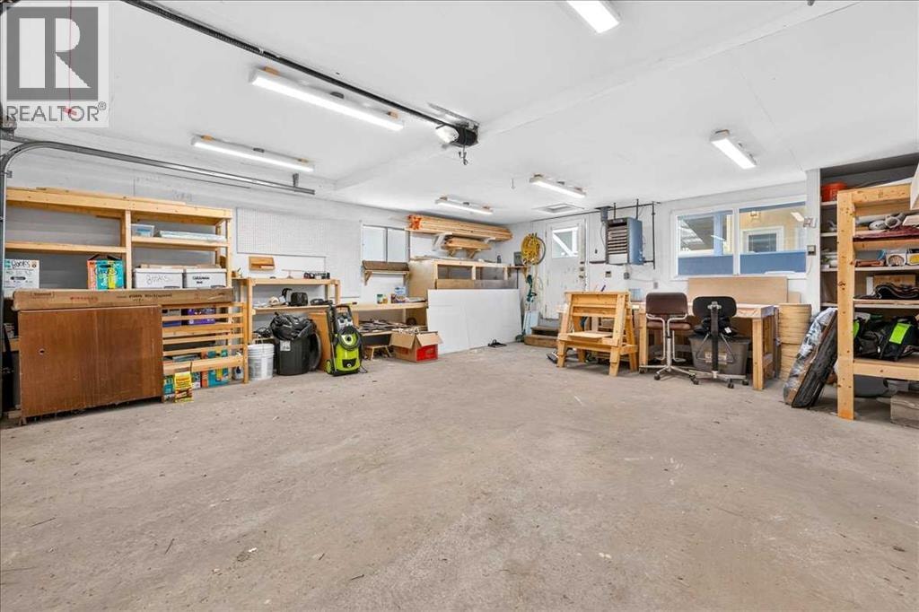 90 Armstrong Crescent SE — photo 43