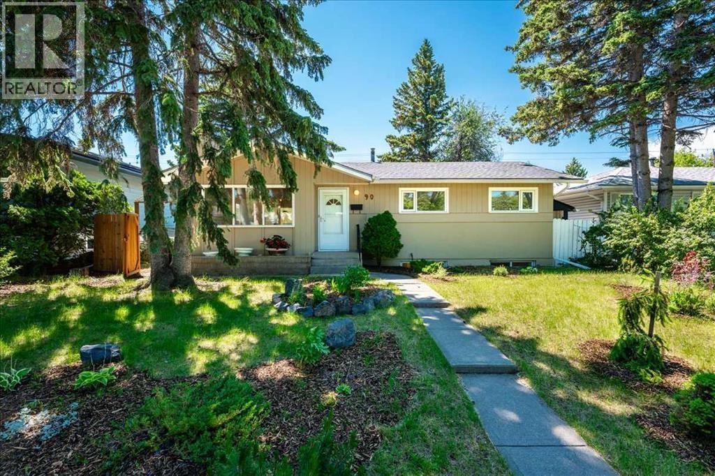 90 Armstrong Crescent SE — photo 40