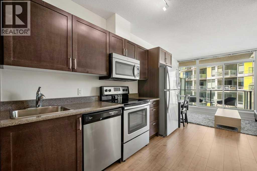 811, 10 Brentwood Common NW — photo 13