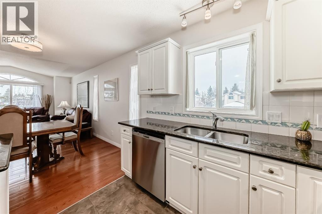 157 Hawkstone Manor NW — photo 7