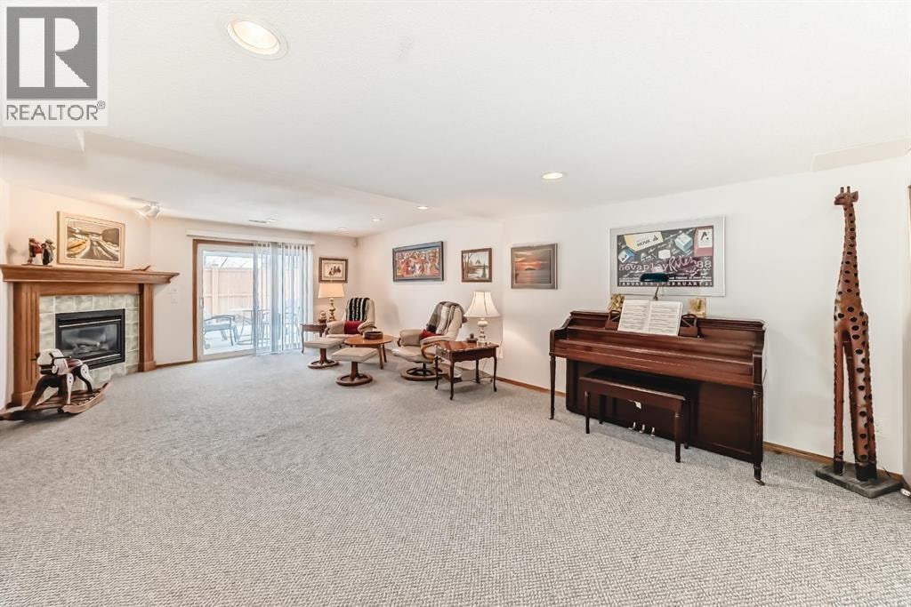 157 Hawkstone Manor NW — photo 32
