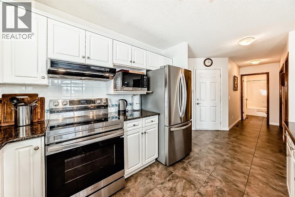 157 Hawkstone Manor NW — photo 9