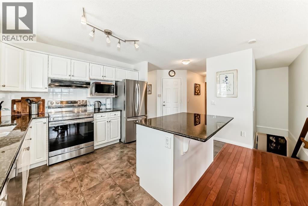 157 Hawkstone Manor NW — photo 5