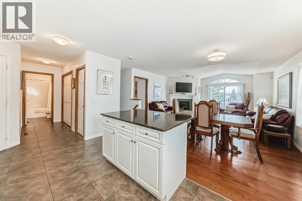 157 Hawkstone Manor NW — photo 6