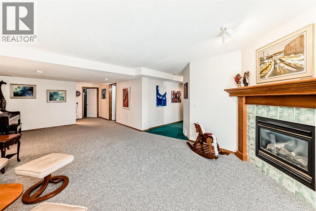 157 Hawkstone Manor NW — photo 34