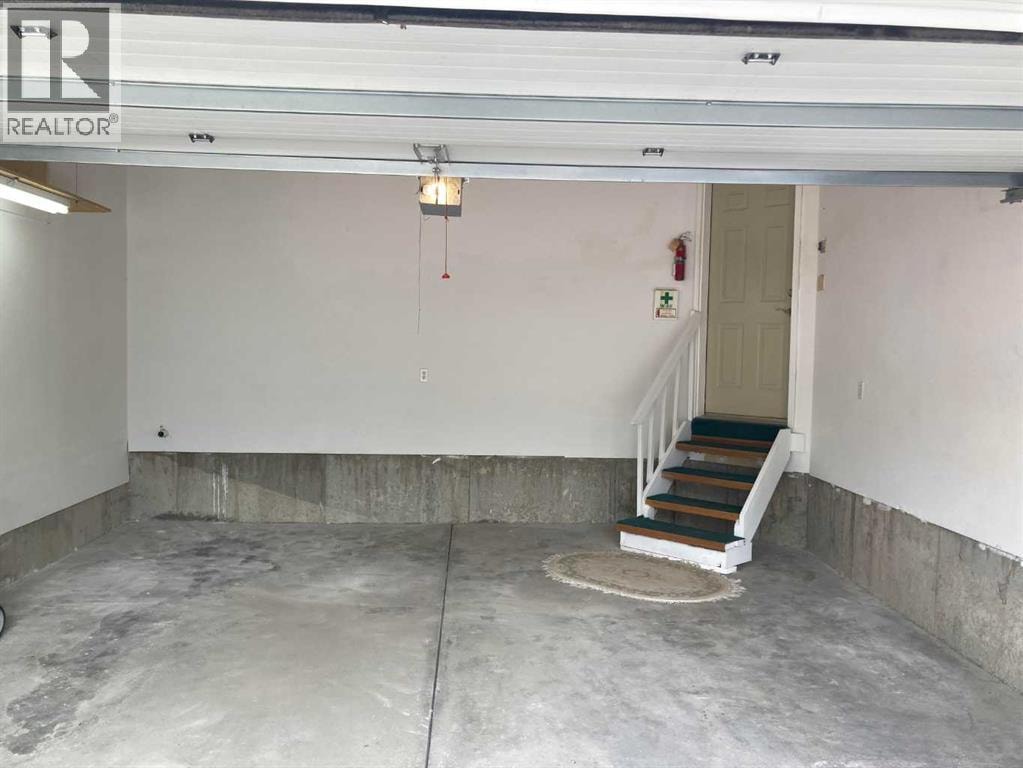 157 Hawkstone Manor NW — photo 44