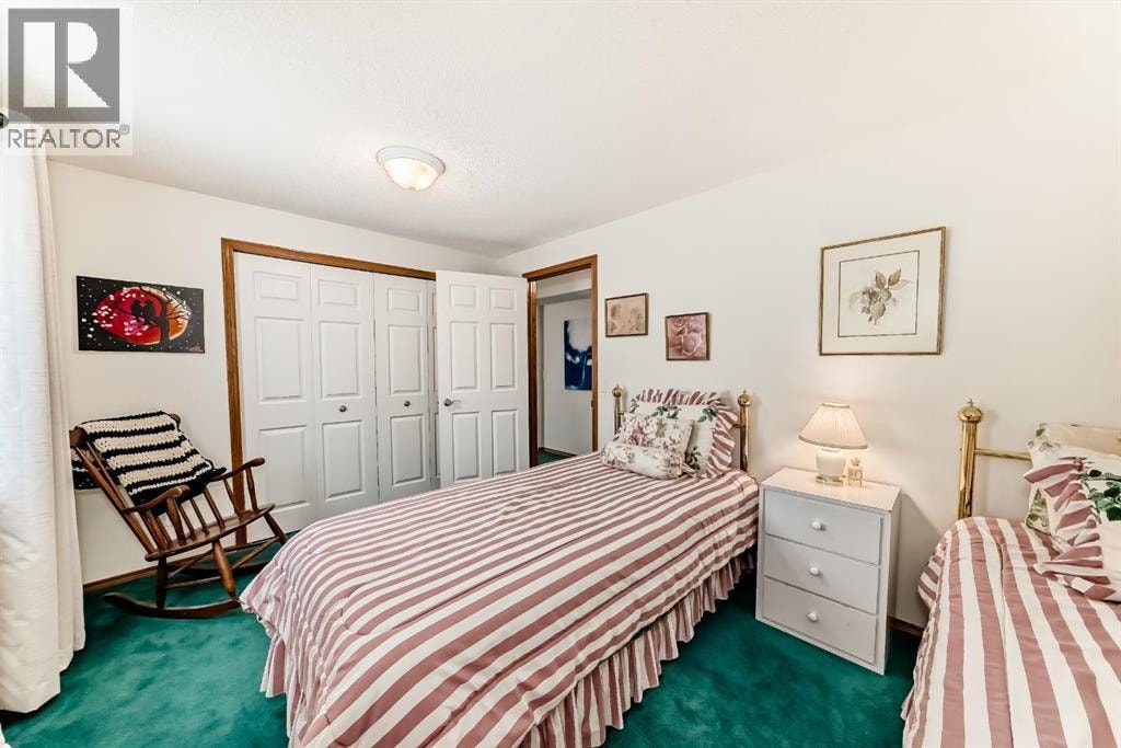 157 Hawkstone Manor NW — photo 38