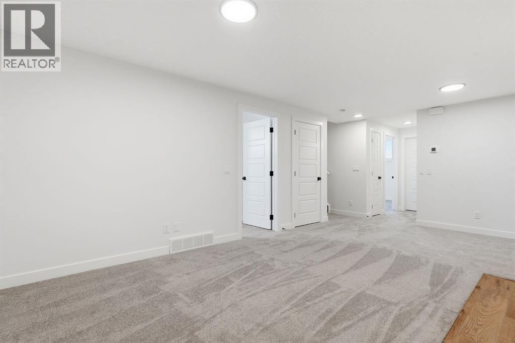 731 Langley Terrace SE — photo 40