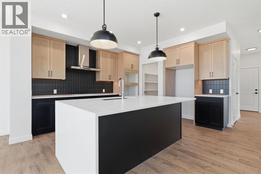 731 Langley Terrace SE — photo 3