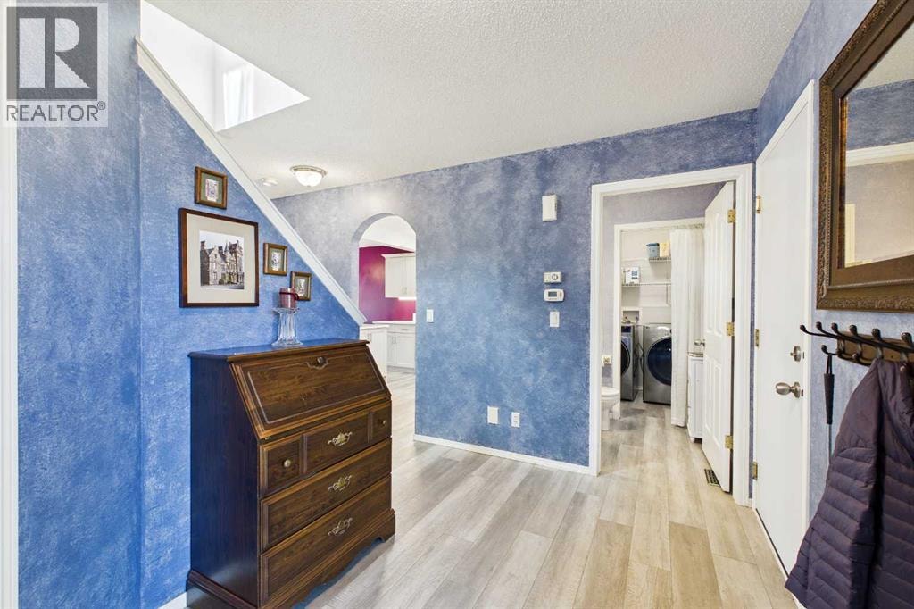 225 Bridlewood Court SW — photo 4