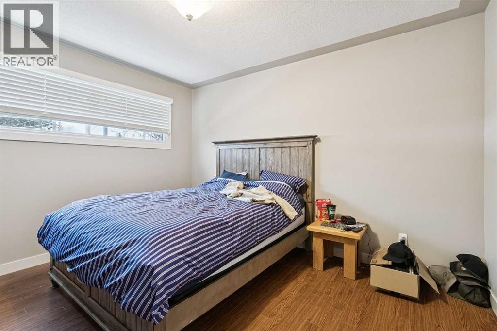 1440 45 Street SW — photo 9