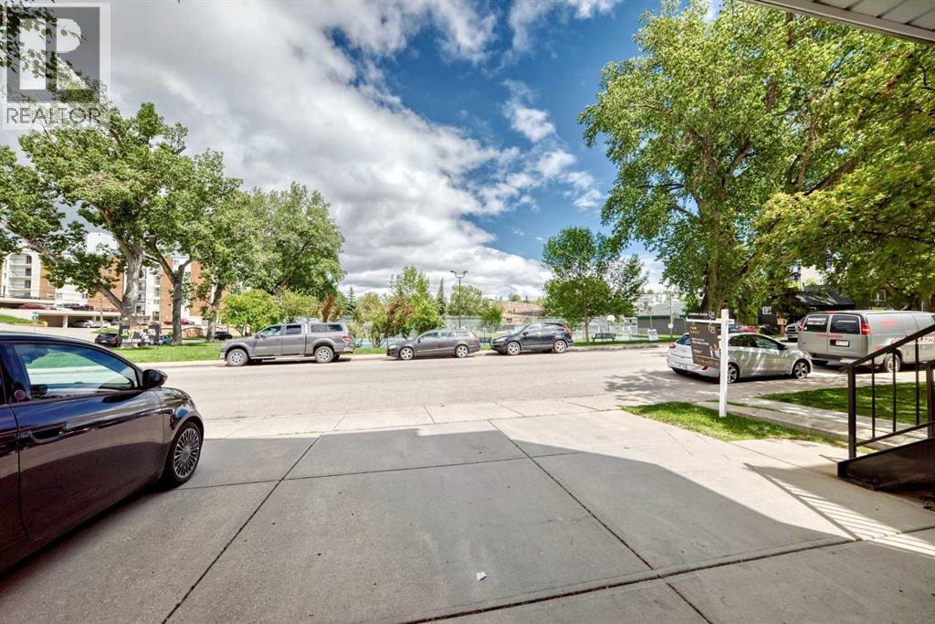 2405 17 Street SW — photo 41