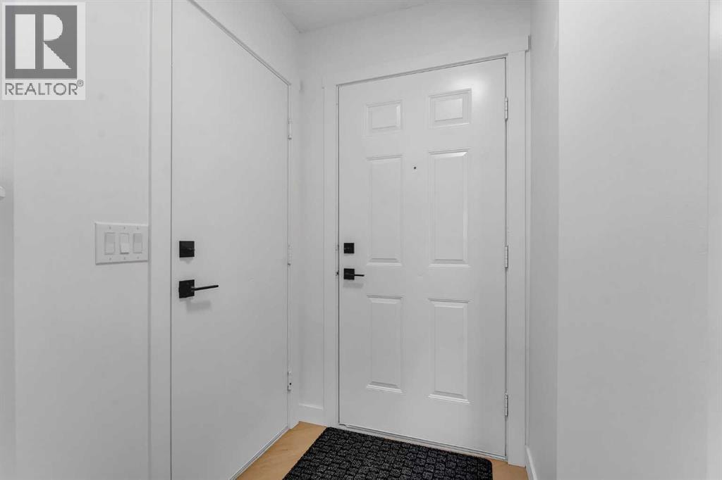 29 Douglas Glen Crescent SE — photo 2