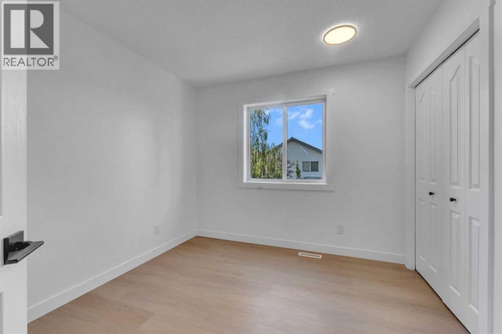 29 Douglas Glen Crescent SE — photo 21