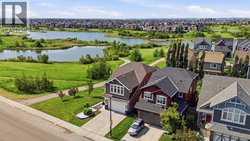 468 Mahogany Boulevard SE — photo 2